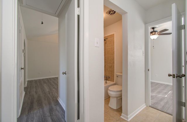 15611 La Casa Lane, Houston, TX 77062