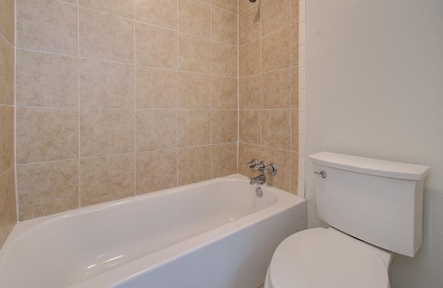 15611 La Casa Lane, Houston, TX 77062