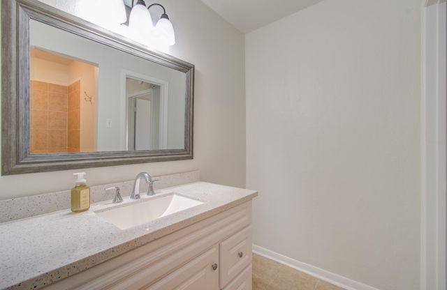 15611 La Casa Lane, Houston, TX 77062