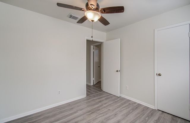 15611 La Casa Lane, Houston, TX 77062