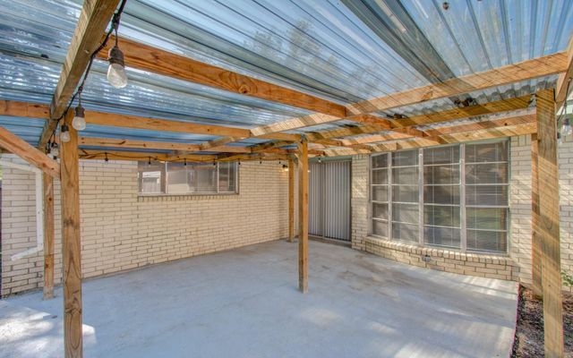 15611 La Casa Lane, Houston, TX 77062