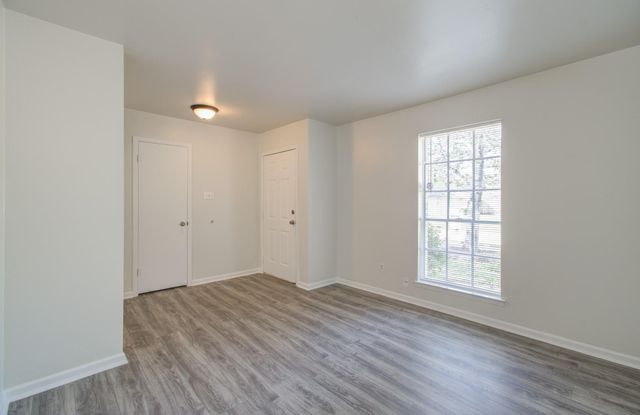 15611 La Casa Lane, Houston, TX 77062