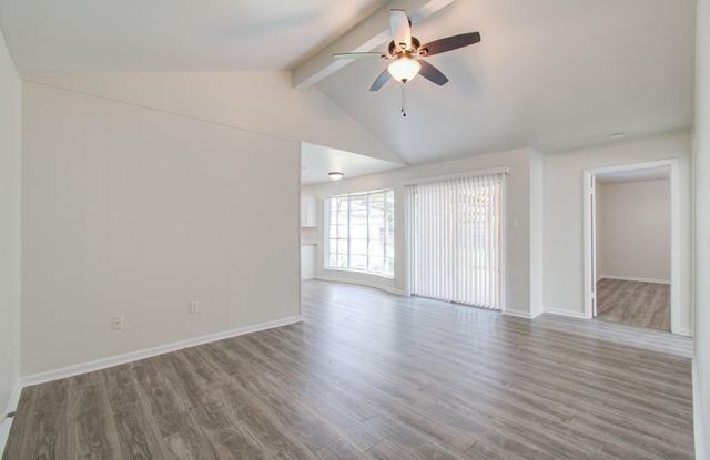 15611 La Casa Lane, Houston, TX 77062