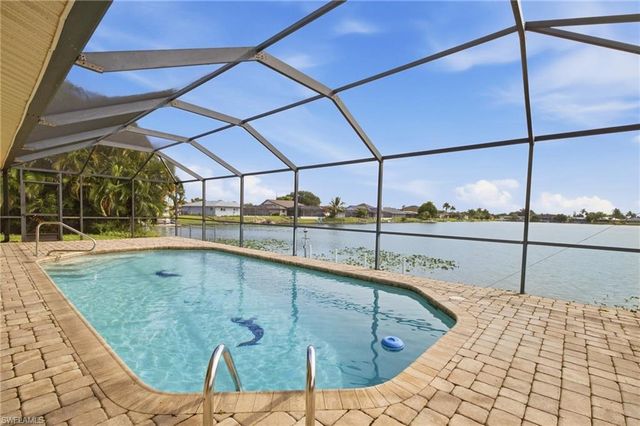 301 SE 18th AVE, Cape Coral, FL 33990
