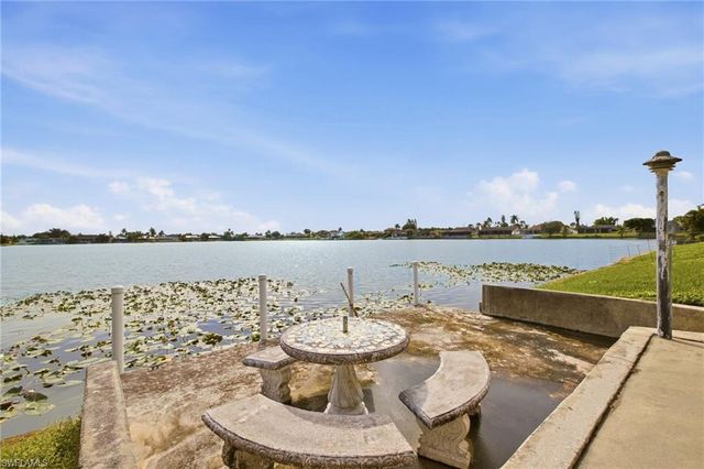 301 SE 18th AVE, Cape Coral, FL 33990