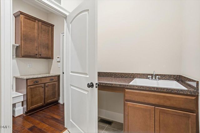 8313 Covington Hill Way, Apex, NC 27539