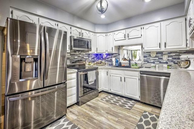 3807 Apple Valley Drive, Howard, OH 43028