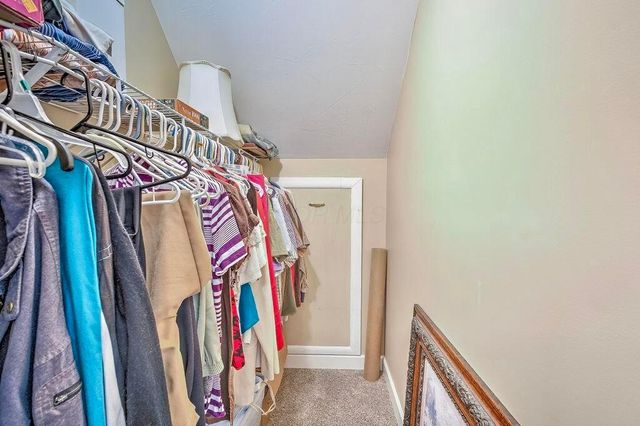 3807 Apple Valley Drive, Howard, OH 43028