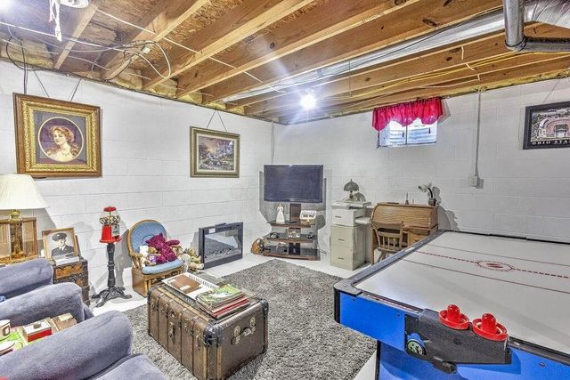 3807 Apple Valley Drive, Howard, OH 43028