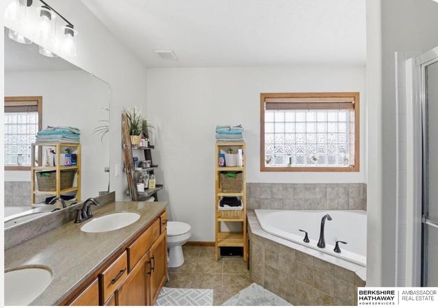 1804 Apollo Lane, Papillion, NE 68133