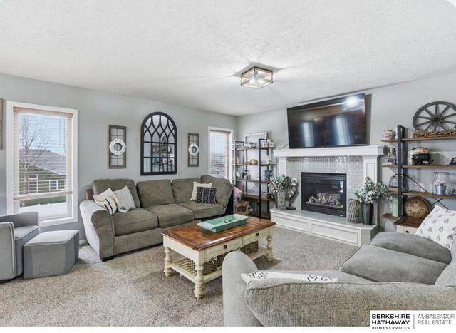 1804 Apollo Lane, Papillion, NE 68133