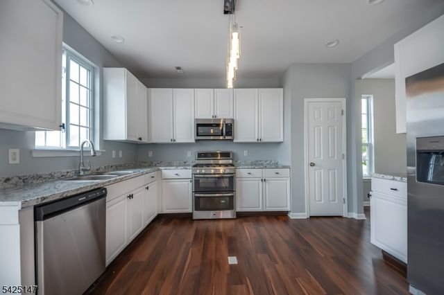 227 Winding Hill Dr, Mount Olive Twp., NJ 07840