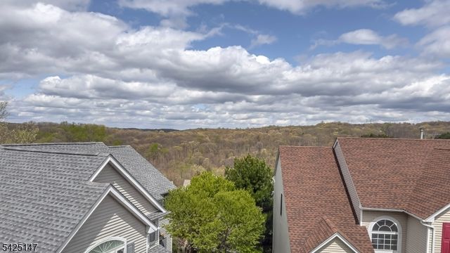 227 Winding Hill Dr, Mount Olive Twp., NJ 07840