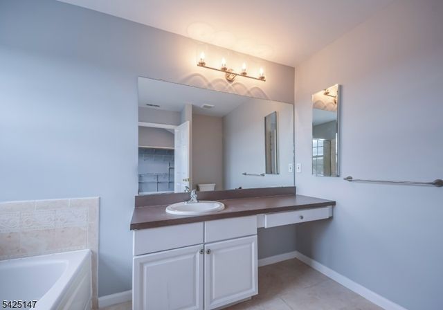 227 Winding Hill Dr, Mount Olive Twp., NJ 07840