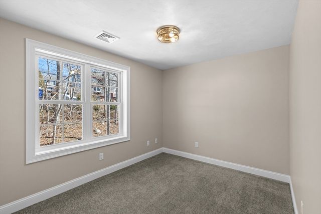1234 State Rd 5, Plymouth, MA 02360