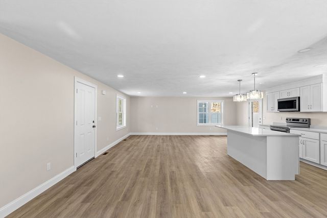 1234 State Rd 5, Plymouth, MA 02360