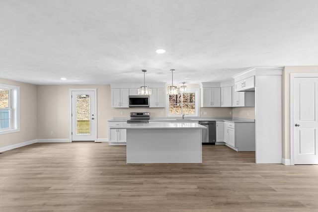 1234 State Rd 5, Plymouth, MA 02360