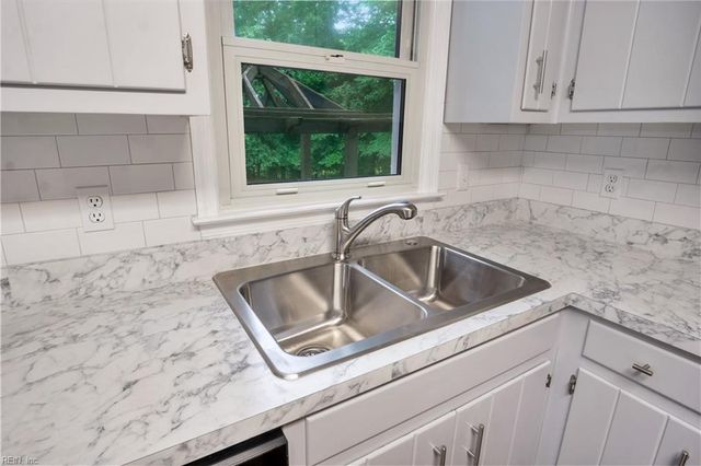 211 Stony Ridge CT, Newport News, VA 23608