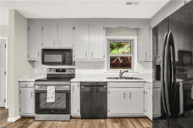 211 Stony Ridge CT, Newport News, VA 23608