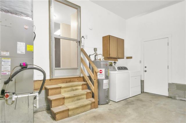 211 Stony Ridge CT, Newport News, VA 23608