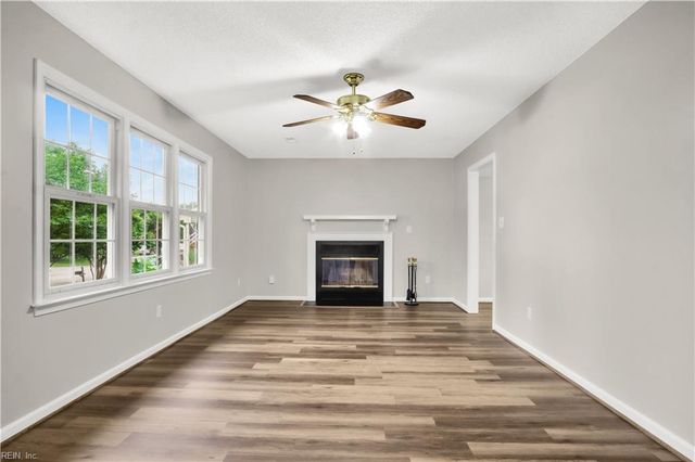 211 Stony Ridge CT, Newport News, VA 23608