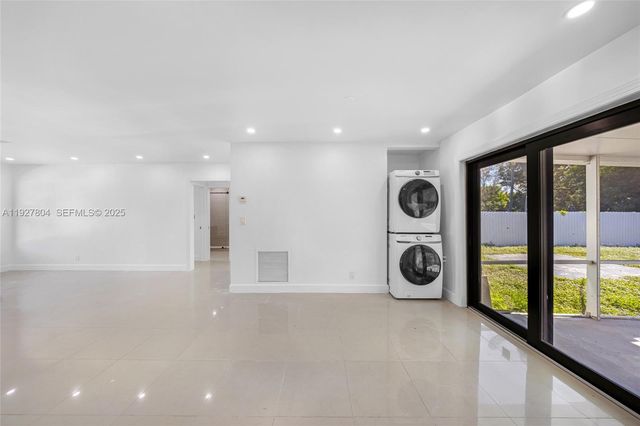 2318 Scott St, Hollywood, FL 33020