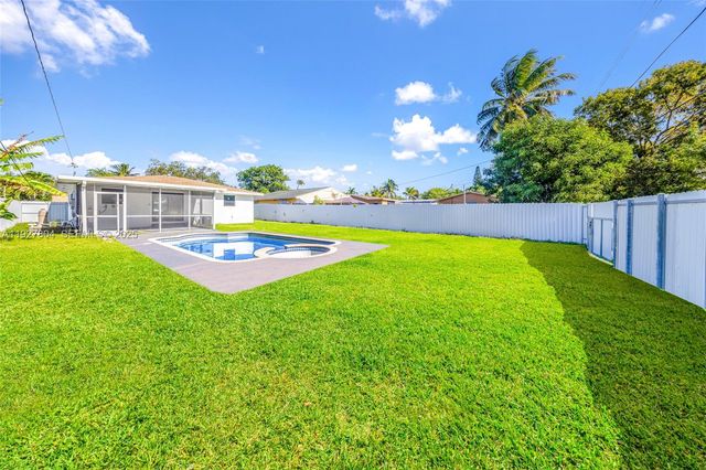 2318 Scott St, Hollywood, FL 33020