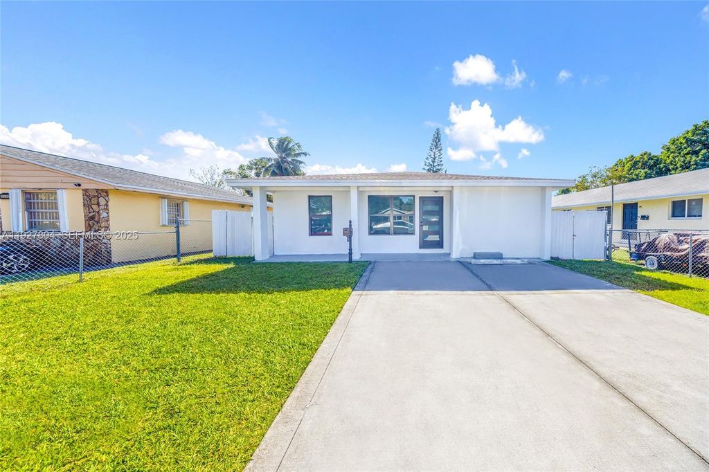 2318 Scott St, Hollywood, FL 33020