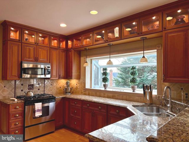 6226 POINT CT, Centreville, VA 20120