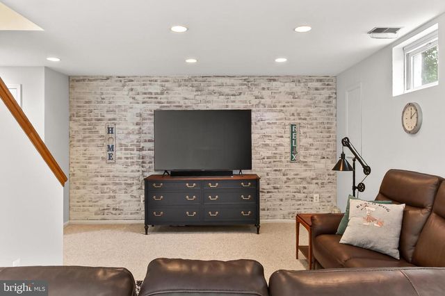 6226 POINT CT, Centreville, VA 20120