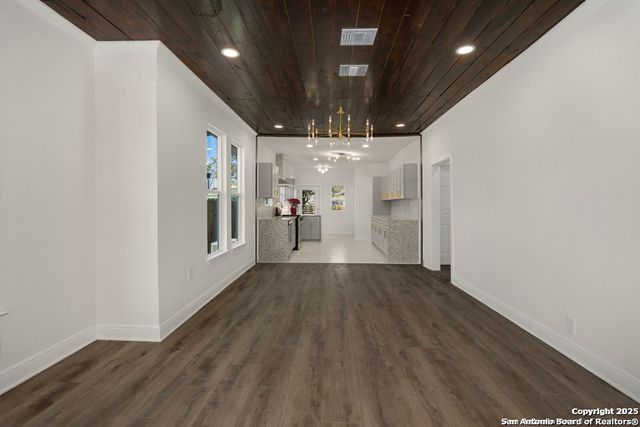 1719 Dawson St, San Antonio, TX 78202