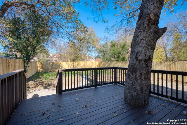1719 Dawson St, San Antonio, TX 78202