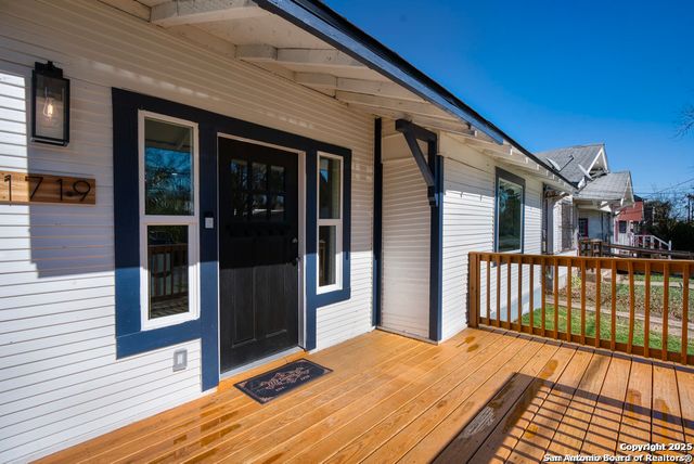 1719 Dawson St, San Antonio, TX 78202