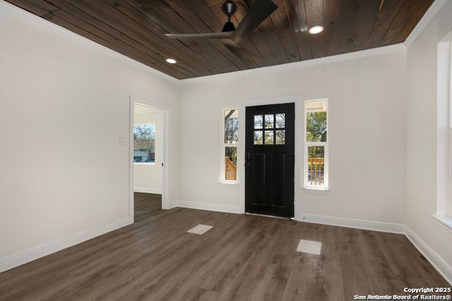 1719 Dawson St, San Antonio, TX 78202
