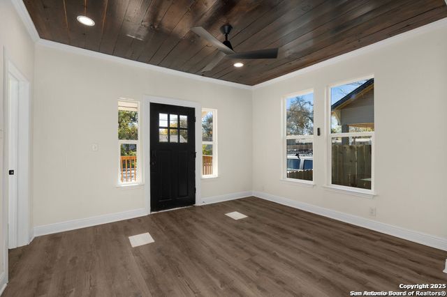 1719 Dawson St, San Antonio, TX 78202