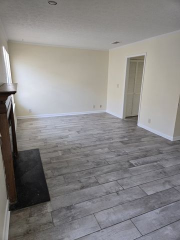 255 Mayflower Ln, N, Madison, TN 37115