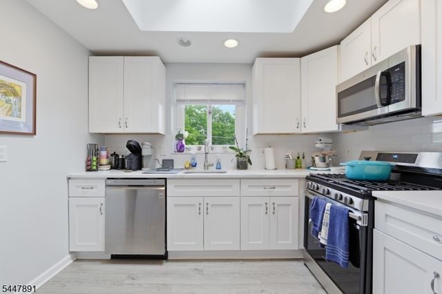 2 Sharon Ct, Randolph Twp., NJ 07869