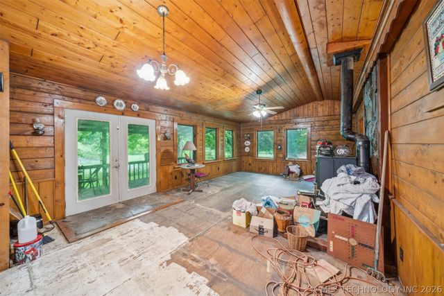 21745 E 660 Road, Tahlequah, OK 74464