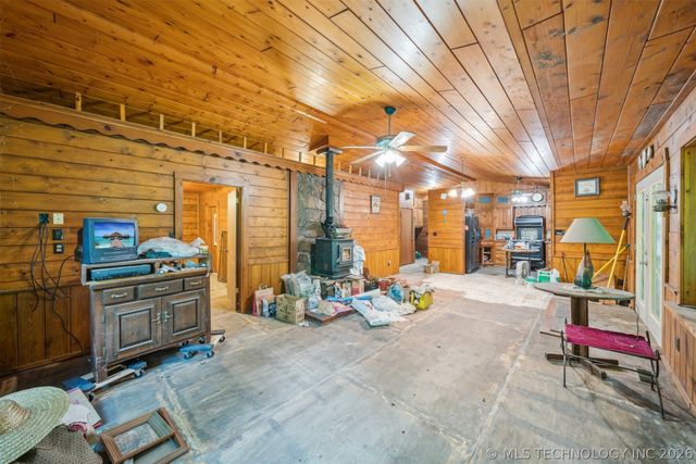21745 E 660 Road, Tahlequah, OK 74464