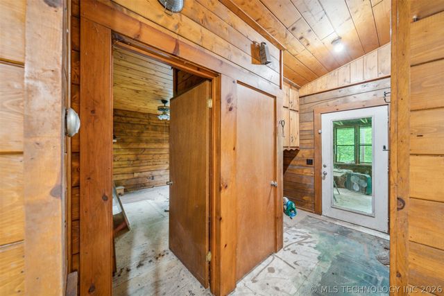 21745 E 660 Road, Tahlequah, OK 74464