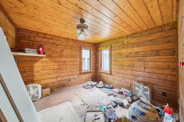 21745 E 660 Road, Tahlequah, OK 74464