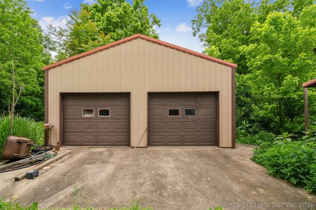 21745 E 660 Road, Tahlequah, OK 74464