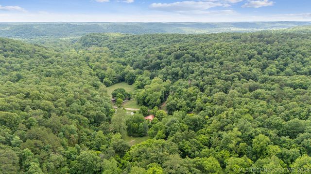21745 E 660 Road, Tahlequah, OK 74464