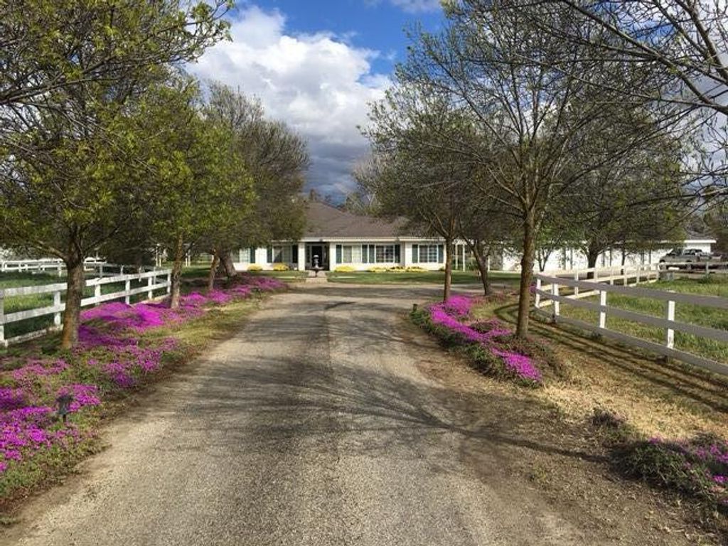 1448 S Westwood Road, Porterville, CA 93257