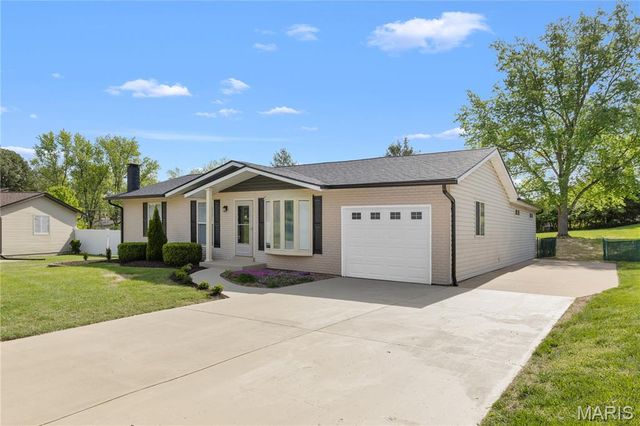 7 Gran Lin Court, St Charles, MO 63303
