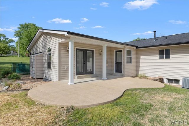 7 Gran Lin Court, St Charles, MO 63303