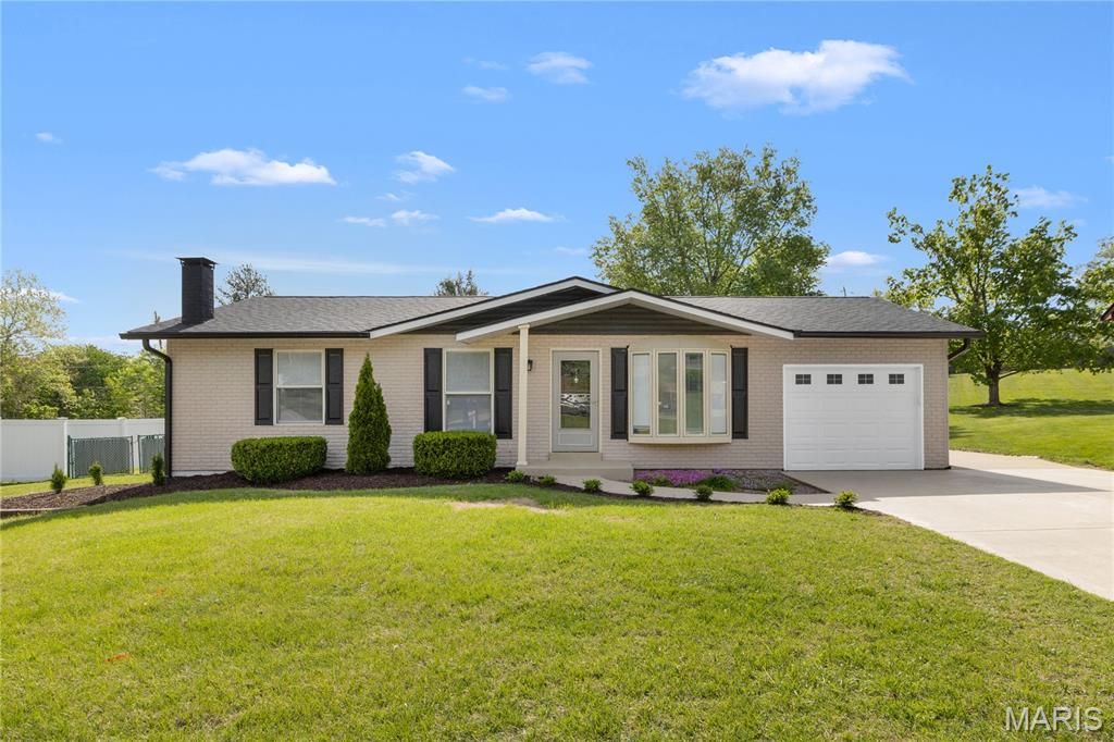 7 Gran Lin Court, St Charles, MO 63303