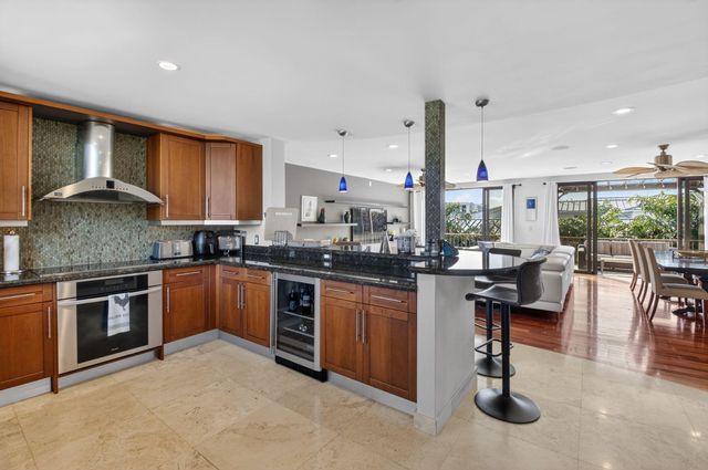 122 Andrews Avenue C, Delray Beach, FL 33483