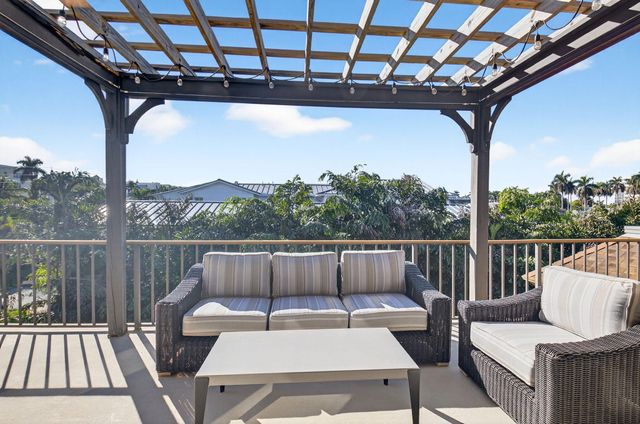 122 Andrews Avenue C, Delray Beach, FL 33483