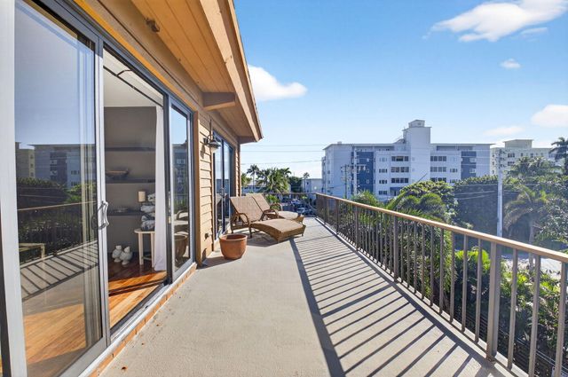 122 Andrews Avenue C, Delray Beach, FL 33483